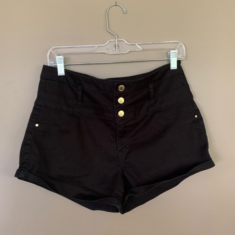 Refuge multi-button black high rise shorts size 10